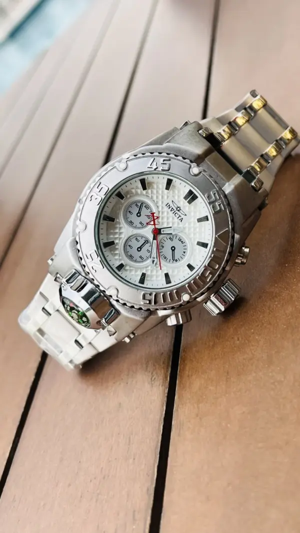 Relógio Invicta Modelo Não Especificado Prata com Pulseira de Aço Inoxidável no Atacado e Dropshipping