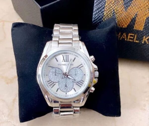 Relógio Michael Kors Feminino Prateado com Pulseira de Metal no Atacado e Dropshipping