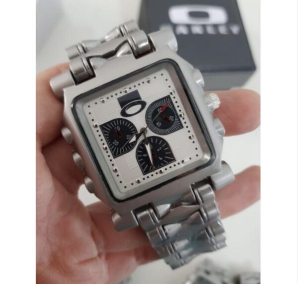 Relógio Oakley Minute Machine Prata com Pulseira de Aço Inoxidável no Atacado e Dropshipping Ref. E50D0